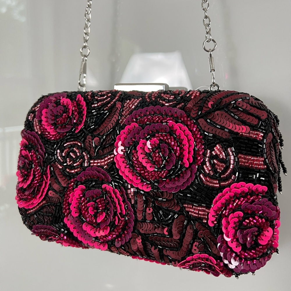 Elegant Floral Sequin Clutch - Picture 16 of 16